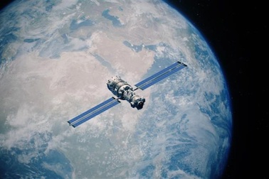 Vệ tinh mất liên lạc, vỡ vụn không rõ nguyên nhân