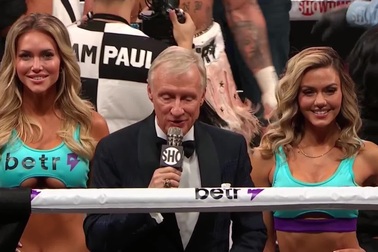 Jake Paul tung cú đấm làm choáng váng huyền thoại UFC Anderson Silva