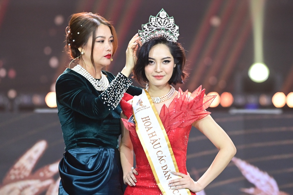Thanh Thủy đăng quang khép lại năm kỷ lục với 11 Hoa hậu ở Việt Nam - 8 Thanh Thủy đăng quang khép lại năm kỷ lục với 11 Hoa hậu ở Việt Nam - 8
