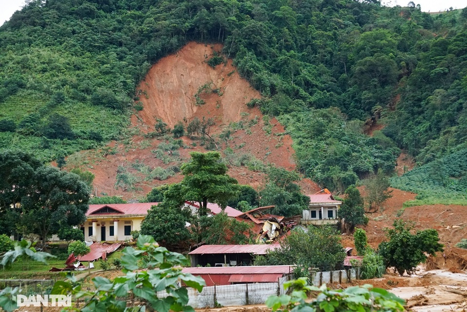 Đoàn 337 xin chuyển trụ sở sau vụ sạt lở khiến 22 cán bộ, chiến sỹ hy sinh - 2 Đoàn 337 xin chuyển trụ sở sau vụ sạt lở khiến 22 cán bộ, chiến sỹ hy sinh - 2