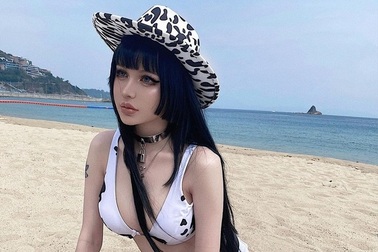 "Búp bê sống" cá tính khoe mặt mộc mang vẻ thơ ngây không ngờ