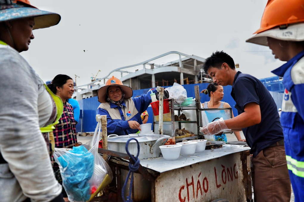 Lao động tự trả lương nguy cơ cao lọt lưới an sinh - 2 Lao động tự trả lương nguy cơ cao lọt lưới an sinh - 2