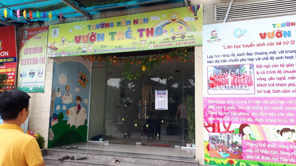 Bé 5 tuổi ngã gãy tay trong giờ học ngoài trời: Nhà trường nói gì? - 2 Bé 5 tuổi ngã gãy tay trong giờ học ngoài trời: Nhà trường nói gì? - 2