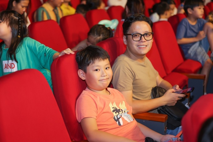 Khán giả háo hức tham dự Chương trình.