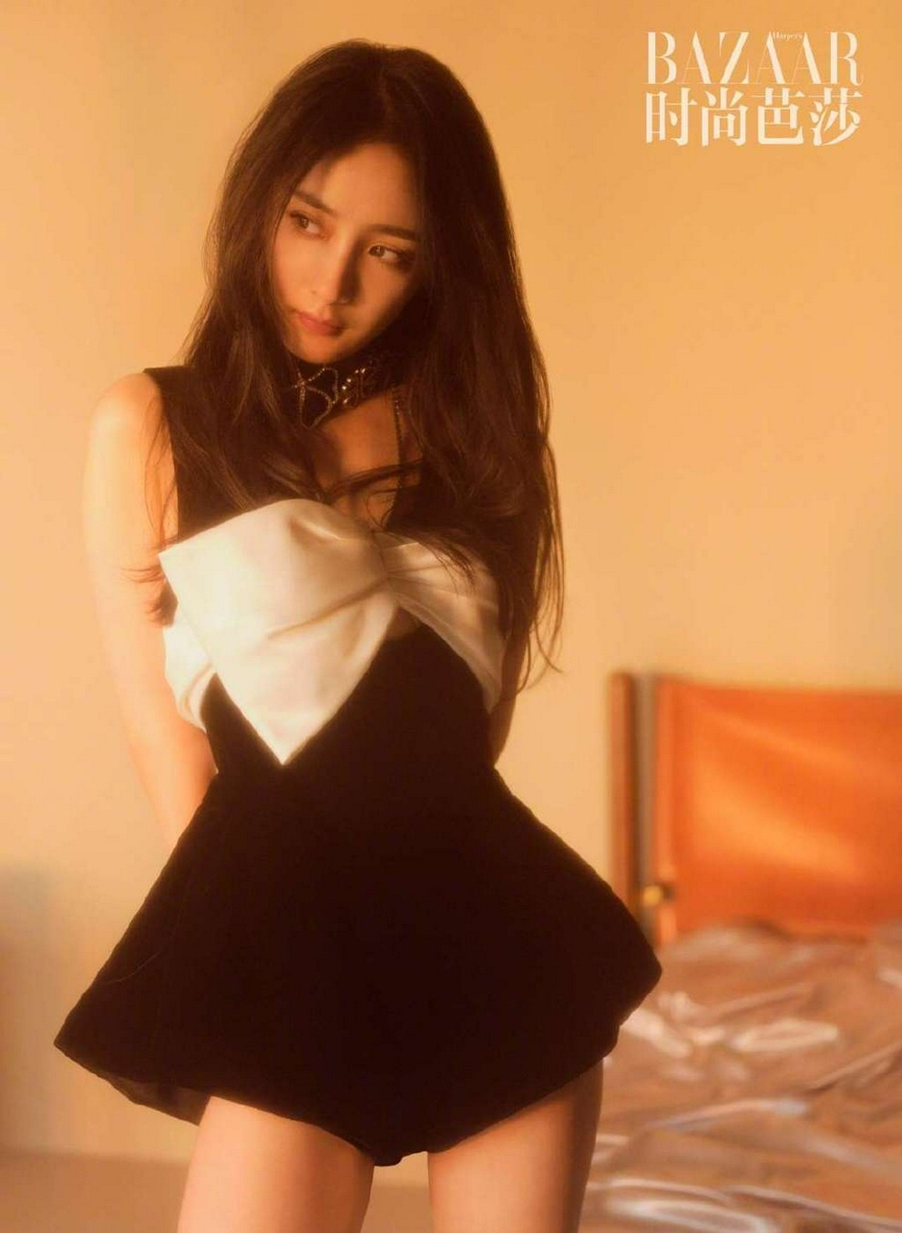 Dương Mịch chụp hình khoe đôi chân cực phẩm - 2