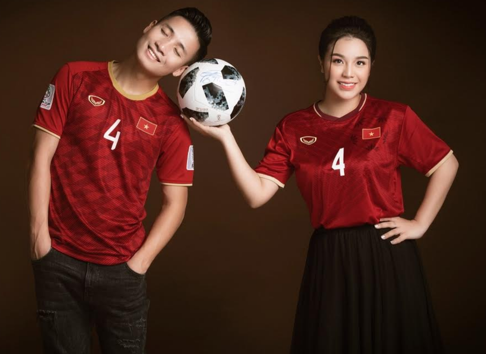 Bùi Tiến Dũng khoe ảnh cưới siêu đẹp cùng bạn gái Khánh Linh - 1 Bùi Tiến Dũng khoe ảnh cưới siêu đẹp cùng bạn gái Khánh Linh - 1