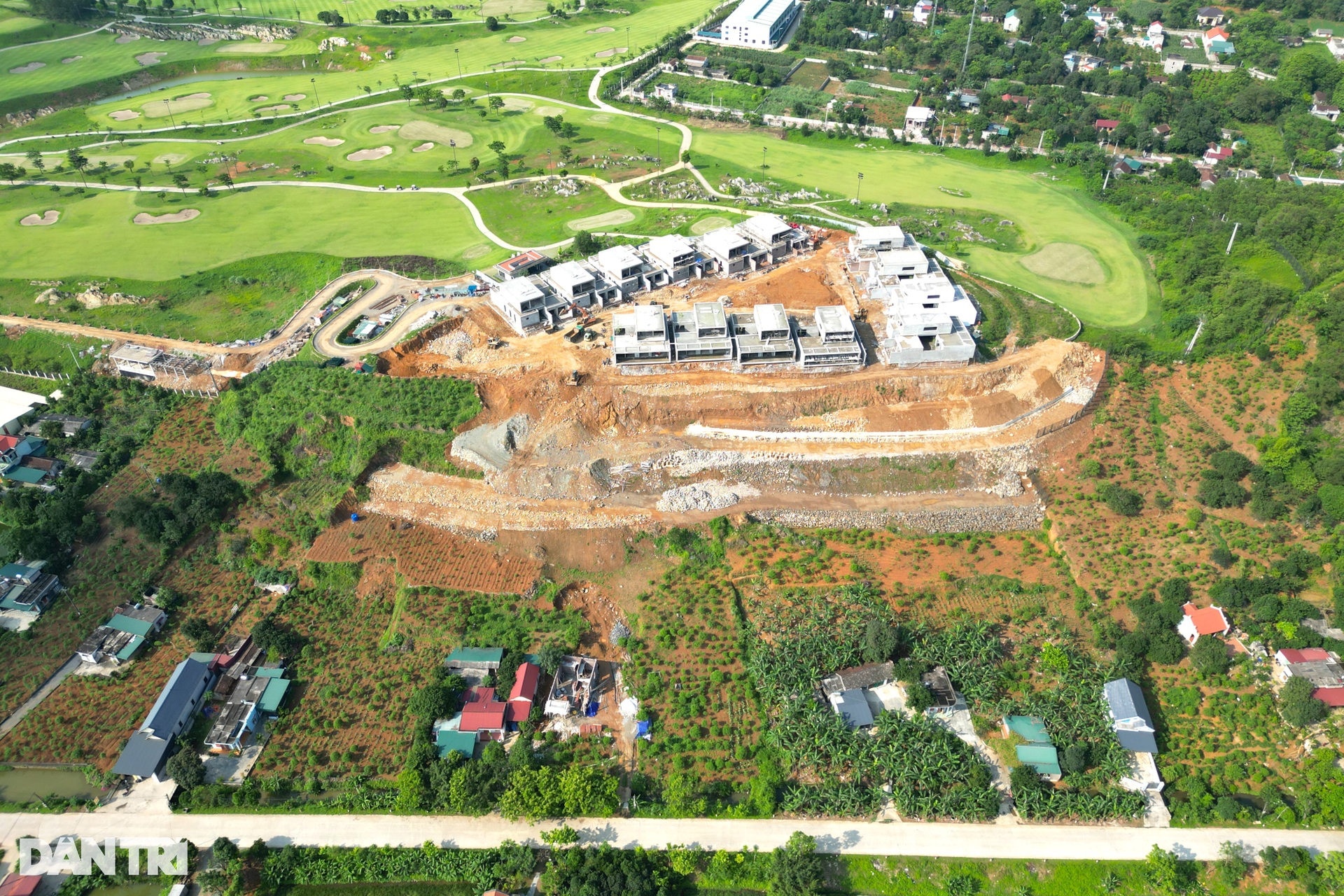 14 biệt thự ở sân golf tại Ninh Bình có được cấp phép đúng quy định? - 5 14 biệt thự ở sân golf tại Ninh Bình có được cấp phép đúng quy định? - 5