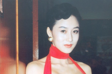 Người phụ nữ xinh đẹp đồng hành với Lý Liên Kiệt trong hành trình chữa lành