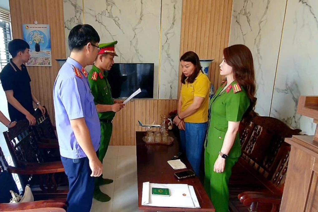 Người phụ nữ giả mạo chữ ký lãnh đạo công an tỉnh, lừa hơn nửa tỷ đồng - 1 Người phụ nữ giả mạo chữ ký lãnh đạo công an tỉnh, lừa hơn nửa tỷ đồng - 1