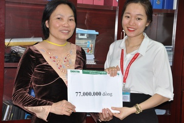 77 triệu đồng đến với mẹ u thực quản chăm con ung thư máu