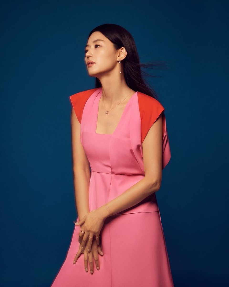 Mợ chảnh Jeon Ji Hyun đẹp xuất sắc ở tuổi 39 - 11 Mợ chảnh Jeon Ji Hyun đẹp xuất sắc ở tuổi 39 - 11