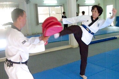 Khi “tóc dài” lên sàn võ