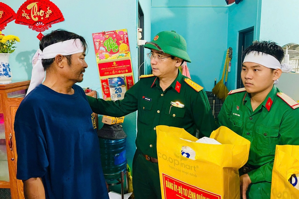 Hỗ trợ quân nhân có 2 em tử vong do sạt lở tại Đắk Lắk - 1