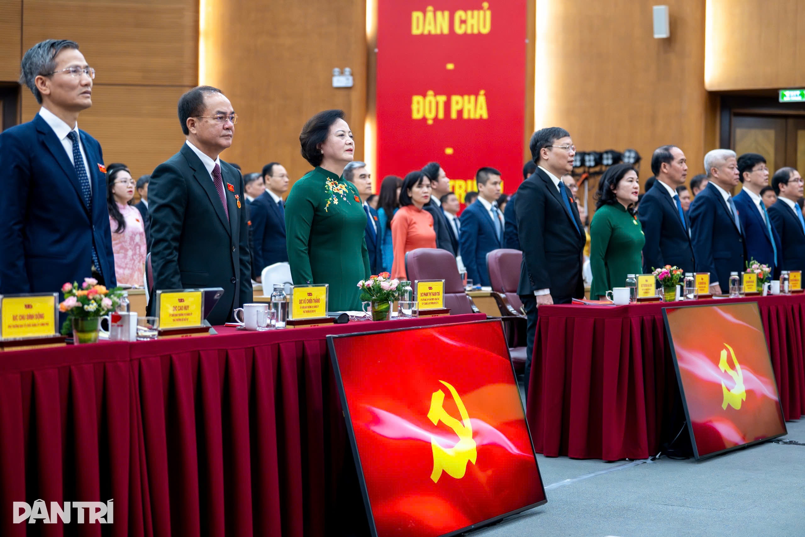 Đại hội hội tụ ý chí và tinh thần đổi mới của Đảng bộ Bộ Nội vụ - 2 Đại hội hội tụ ý chí và tinh thần đổi mới của Đảng bộ Bộ Nội vụ - 2