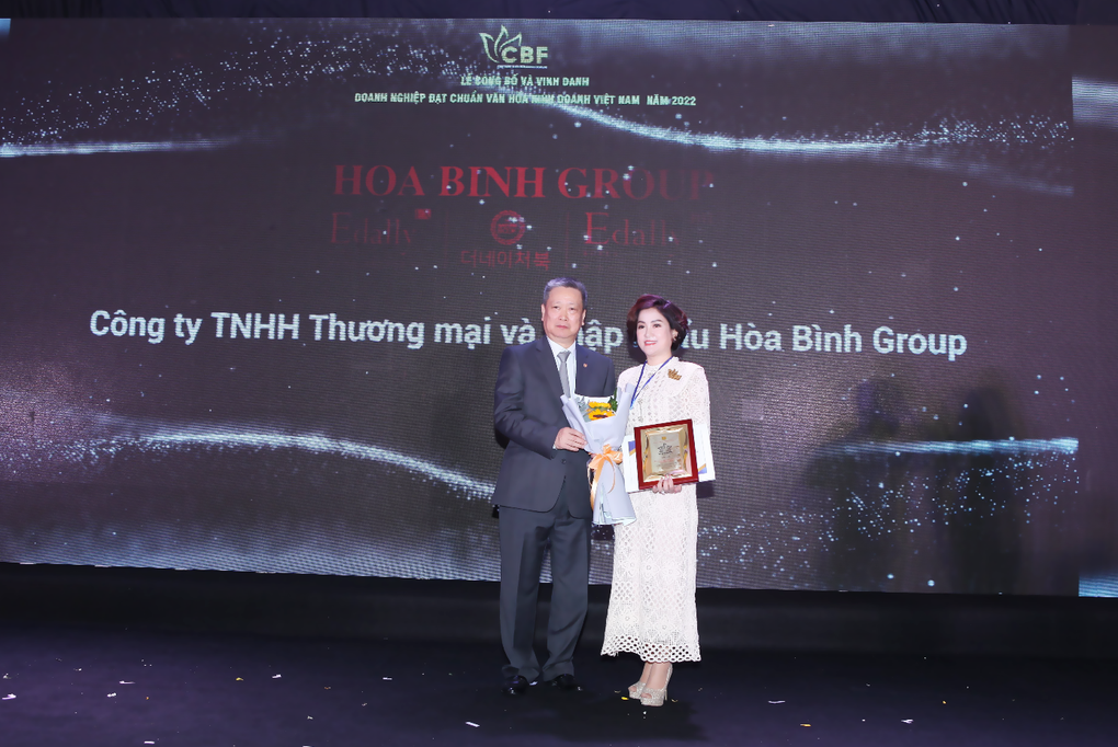 Hòa Bình Group nhận giải Doanh nghiệp chuẩn văn hóa kinh doanh Việt Nam - 1 Hòa Bình Group nhận giải Doanh nghiệp chuẩn văn hóa kinh doanh Việt Nam - 1