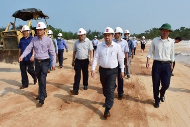 Chủ tịch tỉnh Thừa Thiên Huế: Không để "sốt" đất tại địa phương