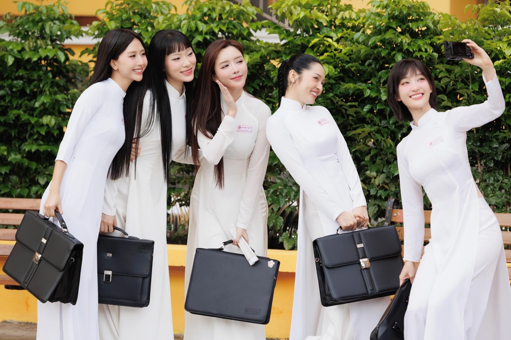 Em xinh ít nói, lạnh lùng bất ngờ vượt mặt Phương Mỹ Chi và Bích Phương - 1 Em xinh ít nói, lạnh lùng bất ngờ vượt mặt Phương Mỹ Chi và Bích Phương - 1