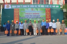 Công đoàn cấp làn nhựa, hộp đựng thực phẩm cho người lao động đi chợ