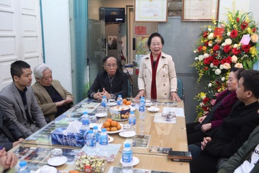 Chủ tịch Hội Khuyến học Việt Nam làm việc với báo Dân trí đầu Xuân mới