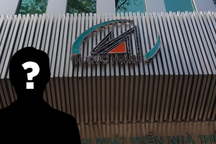 Hy hữu: Chủ tịch công ty BĐS "thoát hàng", cổ phiếu tăng trần liên tục