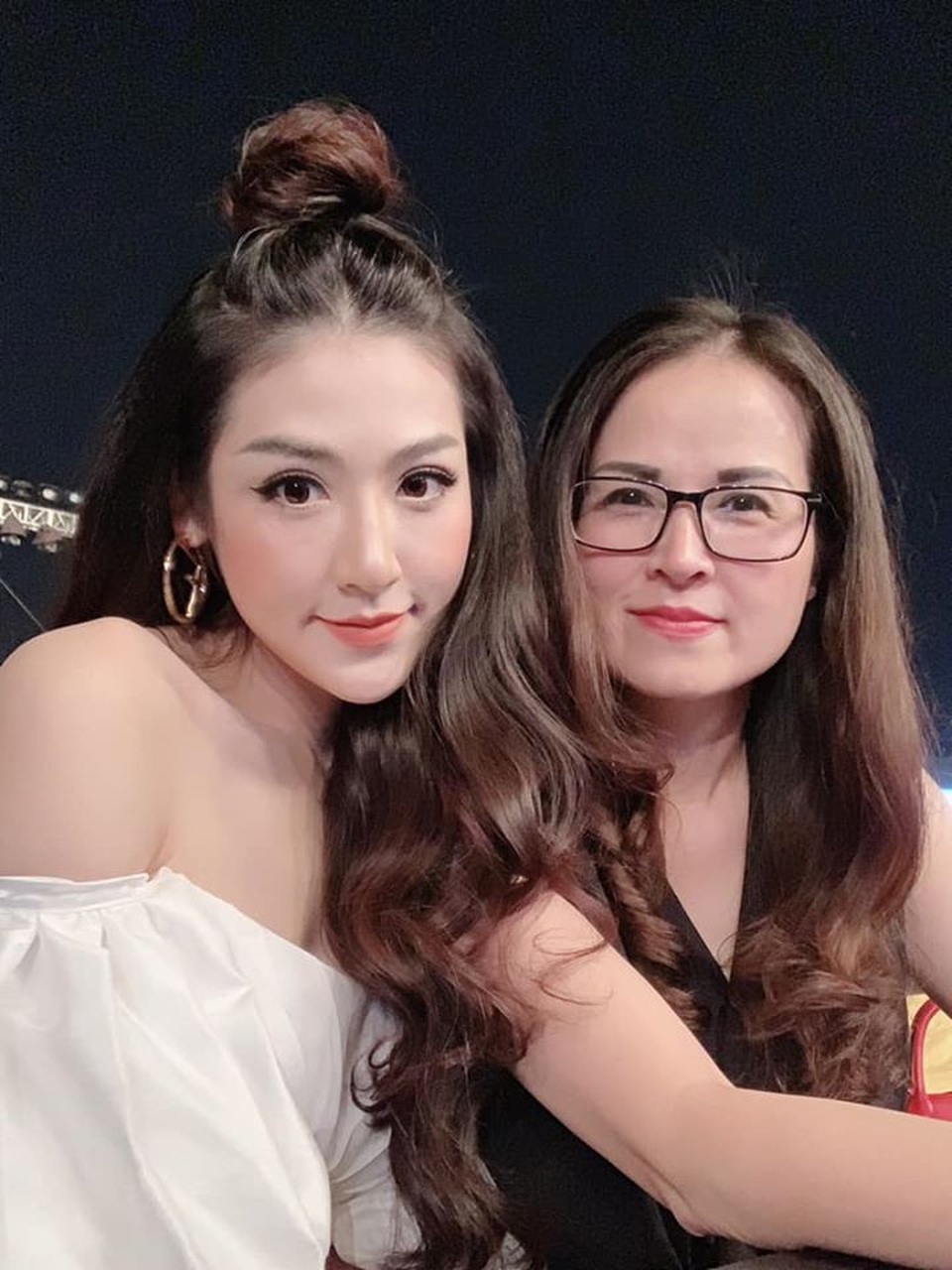 3 người đẹp Việt có mẹ thuộc hàng “mỹ nhân” - 13 3 người đẹp Việt có mẹ thuộc hàng “mỹ nhân” - 13