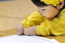 Cô bé không tay giành chiến thắng tại cuộc thi viết chữ đẹp