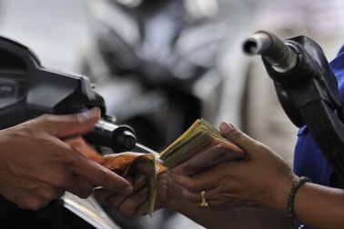 Đổ bệnh vì tiền