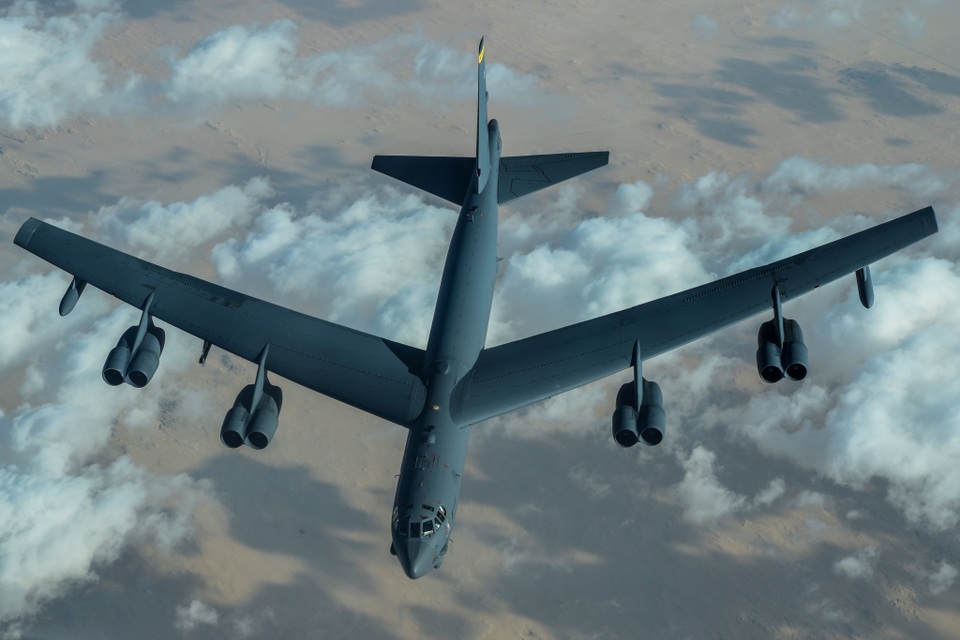 Iran dọa nghiền nát đối thủ sau khi Mỹ điều B-52 tới Trung Đông - 1 Iran dọa nghiền nát đối thủ sau khi Mỹ điều B-52 tới Trung Đông - 1
