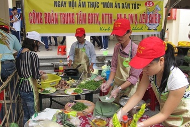 Đà Nẵng: Thầy, cô giáo trổ tài ẩm thực