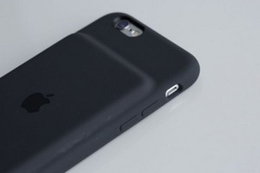 CEO Apple nói gì về pin mở rộng "cực xấu" dành cho iPhone 6/6S?