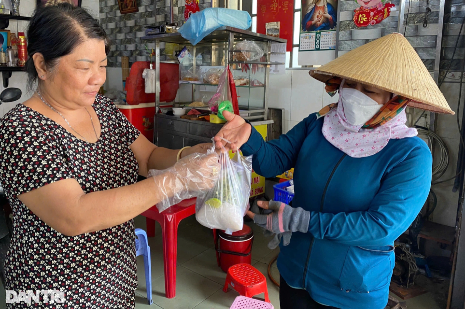 Những giọt nước mắt chảy xuôi trong ngày 20/10 - 13 Những giọt nước mắt chảy xuôi trong ngày 20/10 - 13