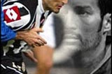 Zambrotta không muốn đến Chelsea 