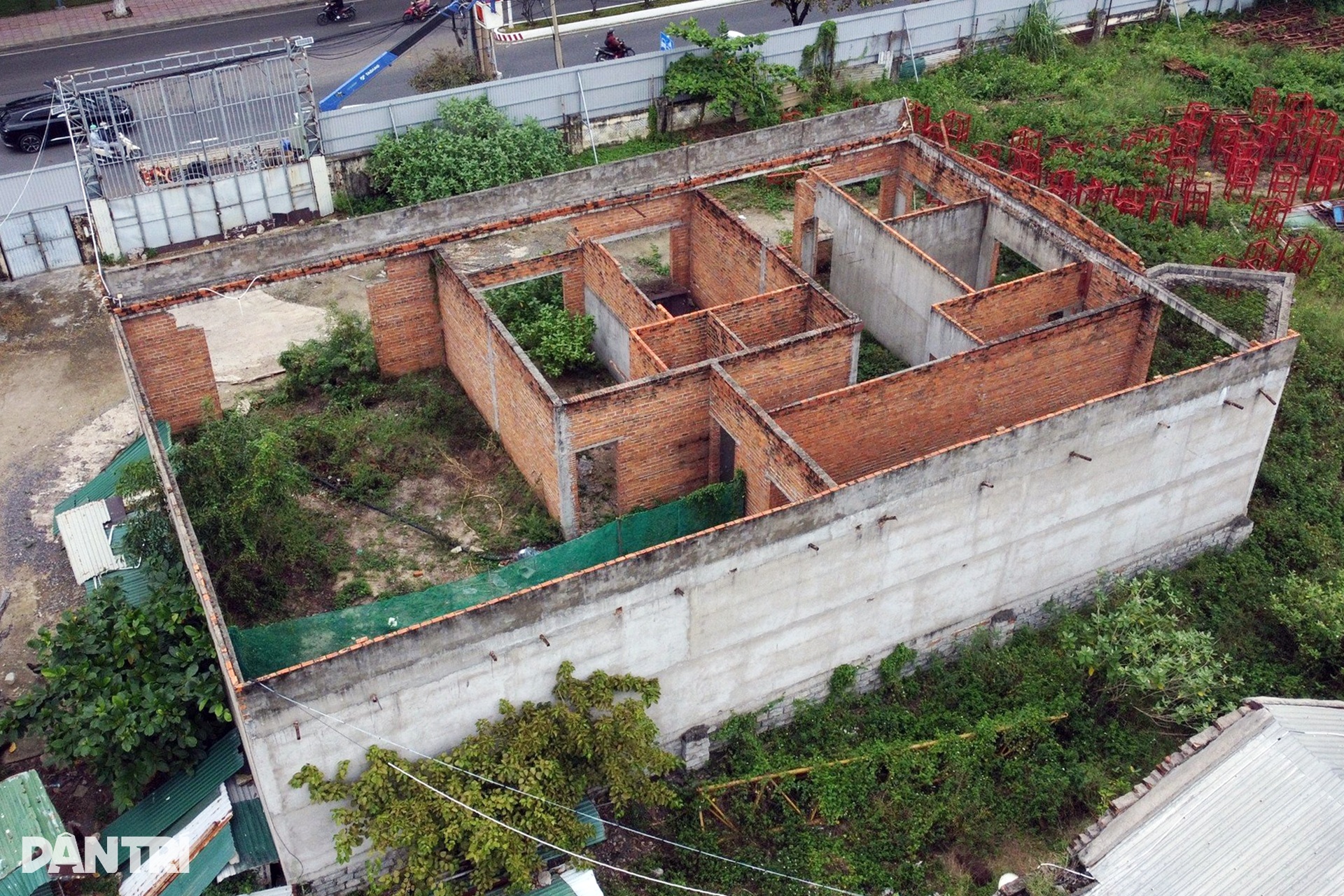 Cảnh hoang tàn ở khu đất vàng 20.000m2 khiến cựu lãnh đạo Khánh Hòa hầu tòa - 9 Cảnh hoang tàn ở khu đất vàng 20.000m2 khiến cựu lãnh đạo Khánh Hòa hầu tòa - 9