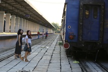 Có một Ga Sài Gòn rất "lạ" những ngày cầu Ghềnh sập