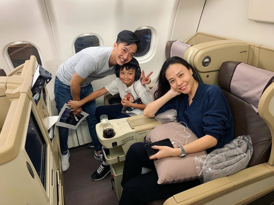 Cường Đôla và bà xã Trang Đàm sở hữu biệt thự triệu đô với gara để siêu xe - 13 Cường Đôla và bà xã Trang Đàm sở hữu biệt thự triệu đô với gara để siêu xe - 13