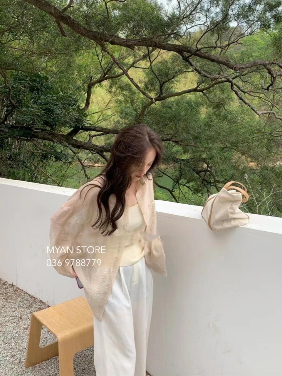 MYAN gợi ý xu hướng thời trang vải đũi cho phái đẹp hè này - 3 MYAN gợi ý xu hướng thời trang vải đũi cho phái đẹp hè này - 3