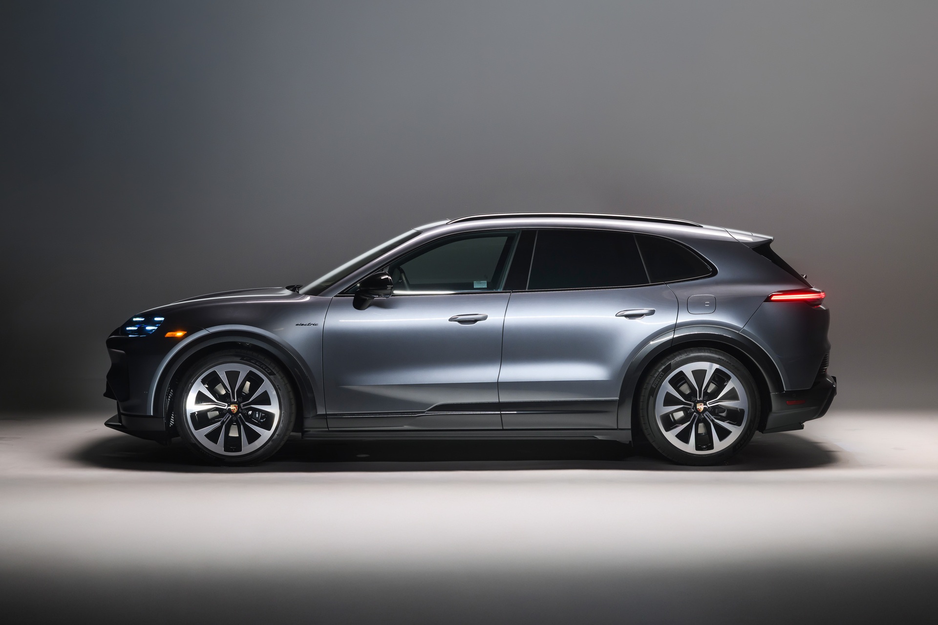 Cayenne Electric ra mắt: 1.139 mã lực, xe đường phố mạnh nhất của Porsche - 6