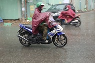 Mưa tầm tã nhiều nơi tại TPHCM sáng đầu tuần