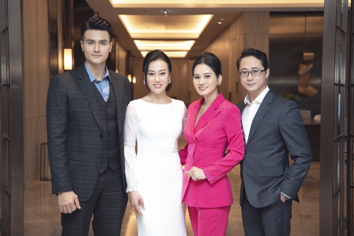 Vĩnh Thụy hội ngộ Phương Oanh sau bộ ảnh cưới gây sốt - 7 Vĩnh Thụy hội ngộ Phương Oanh sau bộ ảnh cưới gây sốt - 7