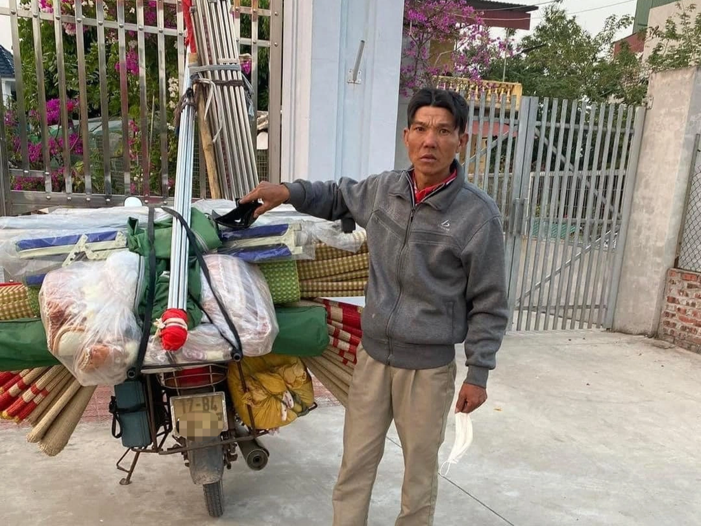 Người đàn ông bán chiếu bị mất ví và cái kết bất ngờ từ cộng đồng mạng - 2 Người đàn ông bán chiếu bị mất ví và cái kết bất ngờ từ cộng đồng mạng - 2