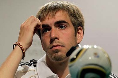 HLV ĐT Đức bất ngờ không triệu tập Philipp Lahm