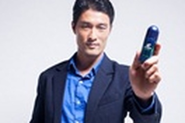 Johnny Trí Nguyễn ủng hộ “Đàn ông đích thực”