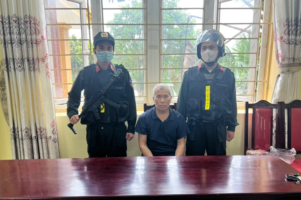 Cựu lãnh đạo xã nhốt 2 công an trái phép - 1 Cựu lãnh đạo xã nhốt 2 công an trái phép - 1