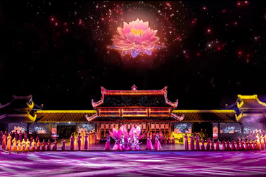 Đạo diễn Minh Trí tiết lộ hậu trường chương trình "Khát vọng hòa bình"