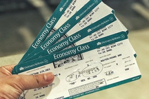 "Tôi gác lại kế hoạch du lịch xa dịp lễ vì vé máy bay đắt đỏ"