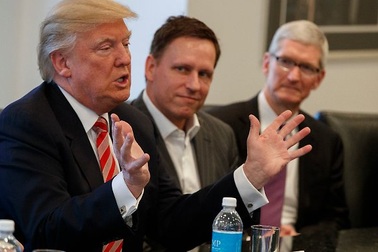 Apple: Thuế biên giới ảnh hưởng xấu đến nền kinh tế Mỹ