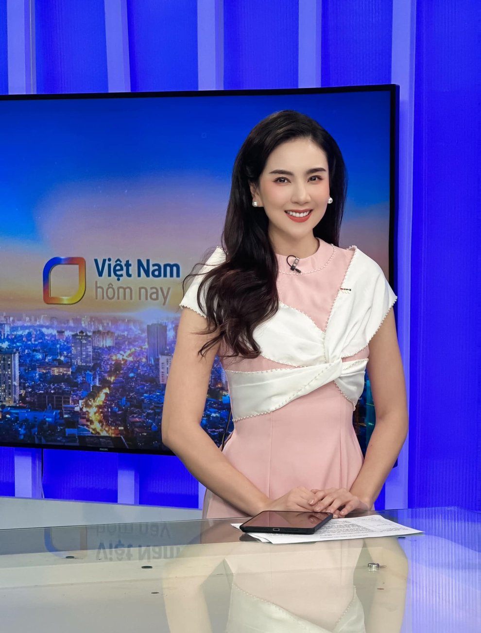 mc-mai-ngoc-tu-hot-girl-truong-ams-den-co-gai-thoi-tiet-xinh-dep-nhat-vtvdocx-1711957583738.png