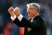 Sir Alex Ferguson có thể ngồi dậy, nói chuyện sau ca phẫu thuật