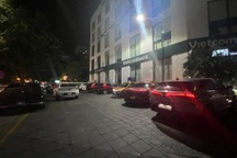 Chủ xe VinFast sạc ô tô từ rạng sáng, hưởng ưu đãi miễn phí sạc pin 1 năm