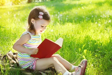 Bí quyết giúp trẻ thích thú và tự động đọc sách